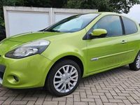 Używany Renault Clio II Dynamique 103 KM (75 kW) 2011 Zielony Sedan/Limuzyna