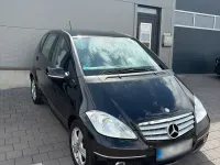 Gebraucht Mercedes A180 Avantgarde 109 PS (80 kW) 2012 Schwarz Kleinwagen