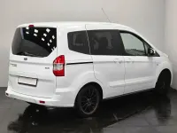 Gebraucht Ford Tourneo Courier Trend 101 PS (74 kW) 2015 Weiß Van / Kleinbus
