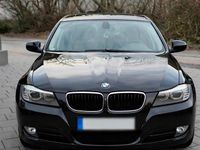 Gebraucht BMW 320 177 PS (130 kW) 2010 Schwarz Limousine