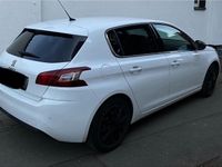 Gebraucht Peugeot 308 130 PS (95 kW) 2016 Weiß Coupé