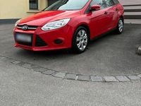 Gebraucht Ford Focus 100 PS (73 kW) 2014 Rot Kombi