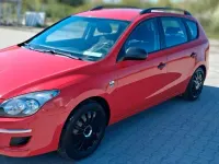 Gebraucht Hyundai i30 105 PS (77 kW) 2010 Rot Kombi