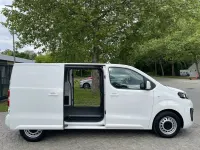 Gebraucht Opel Vivaro 122 PS (89 kW) 2021 Weiss Van / Kleinbus