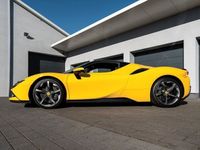 Gebraucht Ferrari SF90 2022 Gelb Cabrio