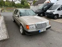 Gebraucht Mercedes E200 118 PS (86 kW) 1991 Grau Limousine