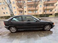 Gebraucht BMW 316 Basis 102 PS (75 kW) 1994 Schwarz Coupé