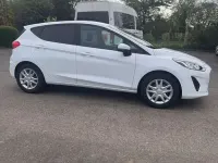 Gebraucht Ford Fiesta Cool & Connect 95 PS (69 kW) 2020 Weiß Kleinwagen