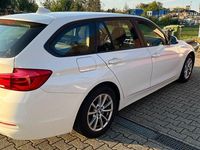 Gebraucht BMW 318 Advantage 150 PS (110 kW) 2016 Weiß Kombi