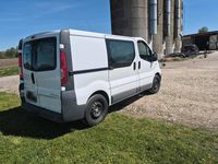 Second-hand Opel Vivaro 90 CP (66 kW) 2012 Alb Monovolum