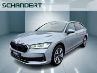 Neu Skoda Superb Selection 150 PS (110 kW) 2026 Pebble silber metallic Kombi