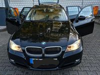 Gebraucht BMW 320 184 PS (135 kW) 2012 Schwarz Kombi