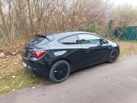 Gebraucht Opel Astra GTC Active 101 PS (74 kW) 2013 Schwarz Limousine