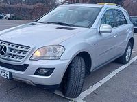 Gebraucht Mercedes ML350 211 PS (155 kW) 2009 Silber SUV