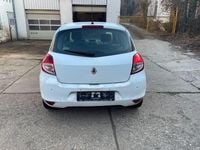 Gebraucht Renault Clio II Expression 68 PS (50 kW) 2010 Weiß Limousine