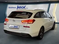 Gebraucht Hyundai i30 120 PS (88 kW) 2022 Weiß Limousine