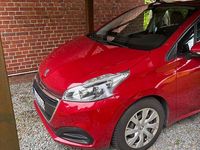 Gebraucht Peugeot 208 Allure 99 PS (72 kW) 2017 Rot Kleinwagen