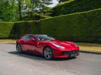 Second-hand Ferrari GTC4Lusso 689 CP (506 kW) 2018 Roșu Break