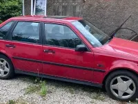 Gebraucht Volvo 440 102 PS (75 kW) 1990 Rot Kleinwagen