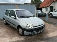Gebraucht Renault Clio Authentique 58 PS (42 kW) 2001 Silber Limousine