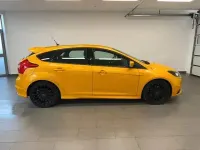 Używany Ford Focus ST 250 KM (183 kW) 2015 Żółty Sedan/Limuzyna