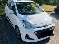 Gebraucht Hyundai i10 87 PS (63 kW) 2017 Weiß Kleinwagen