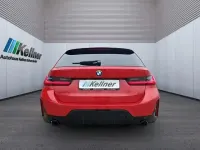 Gebraucht BMW 320 M Sport 193 PS (141 kW) 2024 Melbourne rot met. Kombi