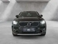 Gebraucht Volvo XC40 Momentum 163 PS (119 kW) 2021 Onyx schwarz SUV