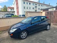 Usado Ford Focus 101 HP (74 kW) 2000 Azul Sedan
