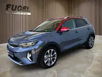 Gebraucht Kia Stonic Spirit 120 PS (88 kW) 2023 Perennialgrau met./rot SUV
