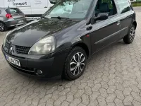 Używany Renault Clio II 73 KM (53 kW) 2002 Czarny Hatchback