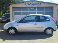 Gebraucht Ford Fiesta Ambiente 80 PS (58 kW) 2003 Polarsilber metallic Kleinwagen