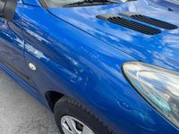 Gebraucht Peugeot 206 Basis 60 PS (44 kW) 2009 Lack blau i Kleinwagen