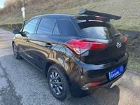 Gebraucht Hyundai i20 YES! 101 PS (74 kW) 2017 Schwarz Limousine