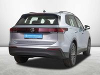 Gebraucht VW Tiguan Life 131 PS (96 kW) 2024 Oyster silver metallic SUV