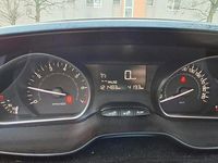 Gebraucht Peugeot 208 Active 82 PS (60 kW) 2016 Weiß Kleinwagen