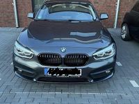 Gebraucht BMW 118 Advantage 136 PS (100 kW) 2017 Grau Kleinwagen