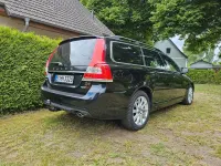 Gebraucht Volvo V70 Momentum 181 PS (133 kW) 2015 Schwarz Kombi