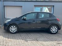 Gebraucht Peugeot 208 Active 82 PS (60 kW) 2016 Grau Kleinwagen