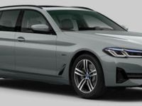 Gebraucht BMW 530e Shadowline 292 PS (214 kW) 2022 Grau Kombi