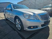 Gebraucht Mercedes E200 184 PS (135 kW) 2010 Iridiumsilber Limousine