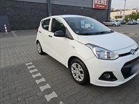 Gebraucht Hyundai i10 69 PS (50 kW) 2014 Weiß Kleinwagen