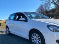 Gebraucht VW Golf VI Style 80 PS (58 kW) 2010 Weiß Kleinwagen