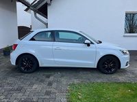 Gebraucht Audi A1 Ambiente 90 PS (66 kW) 2016 Weiß Kleinwagen