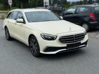 Gebraucht Mercedes E220 Avantgarde 194 PS (142 kW) 2024 Schwarz Limousine