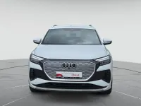 Używany Audi Q4 e-tron Advanced 194 kW (265 KM) 2023 Biały SUV