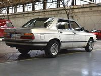 Gebraucht BMW 525 122 PS (89 kW) 1986 Beige Limousine