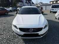 Gebraucht Volvo V60 CC Summum 190 PS (139 kW) 2015 Weiß Kombi