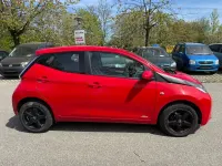 Gebraucht Toyota Aygo X-play 69 PS (50 kW) 2016 Rot Kleinwagen