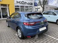 Używany Renault Mégane Intens 101 KM (74 kW) 2017 Niebieski Sedan/Limuzyna